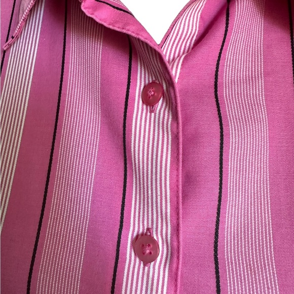 Wrinkle Free Shaped Fit Collared Button Down Long Sleeve Shirt Top Size 12P - Picture 4 of 17